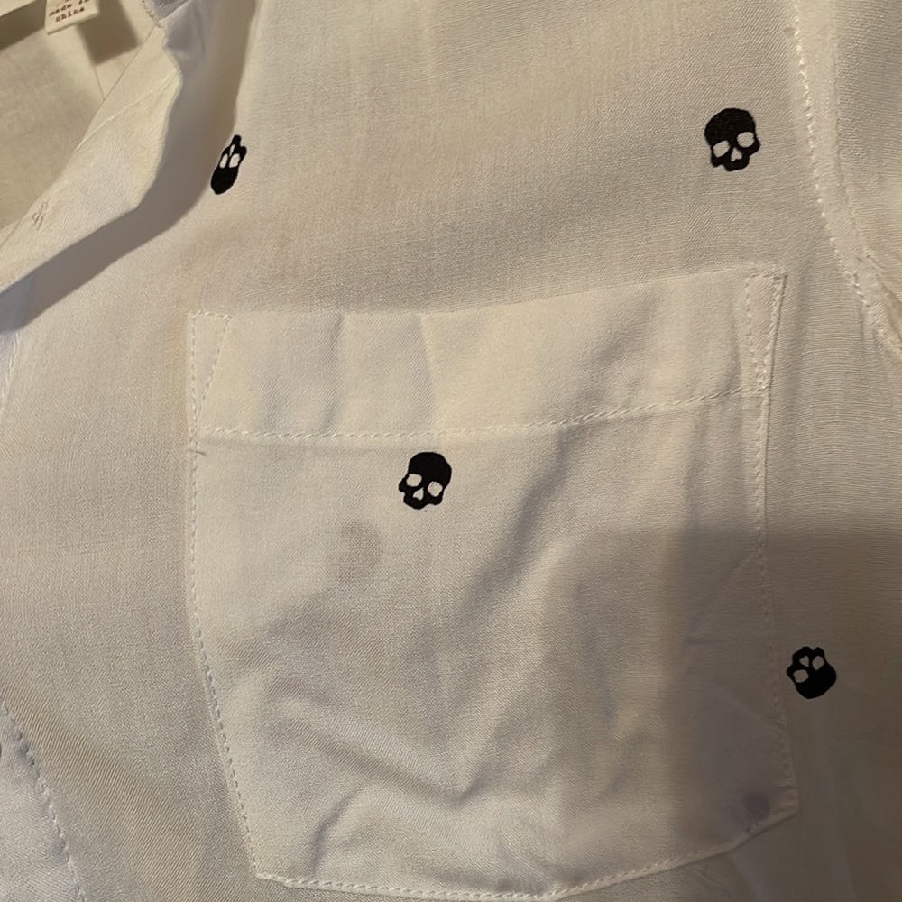 Nwt Skull Button Down - image 2